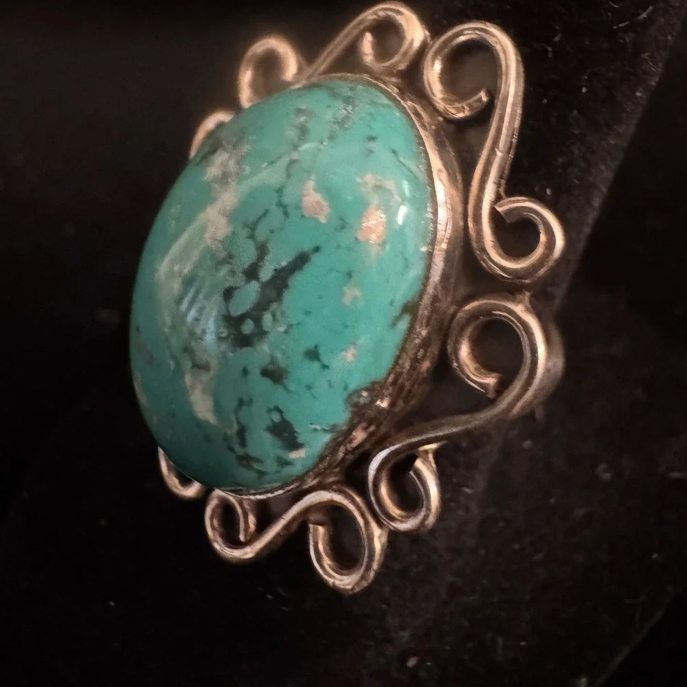 Genuine King‎ Man Turquoise and sterling Silver Swirl Ring